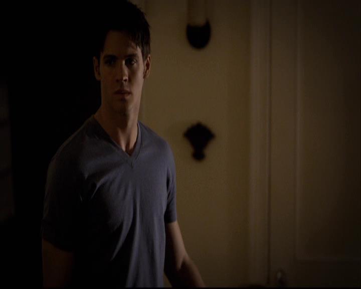 VampireDiariesWorld-dot-org_2x22AsILayDying2246.jpg