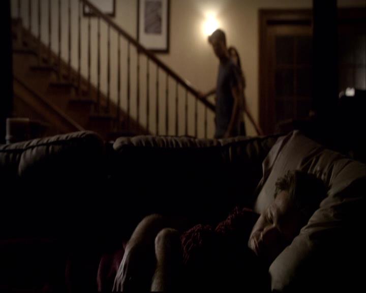 VampireDiariesWorld-dot-org_2x22AsILayDying2255.jpg