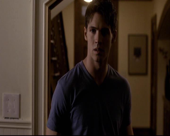 VampireDiariesWorld-dot-org_2x22AsILayDying2262.jpg