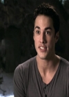 VampireDiariesWorld-dot-org_Seizoen2-DVDExtras-PagesOfTheWolf-HowlingAtTheMoon0049.jpg