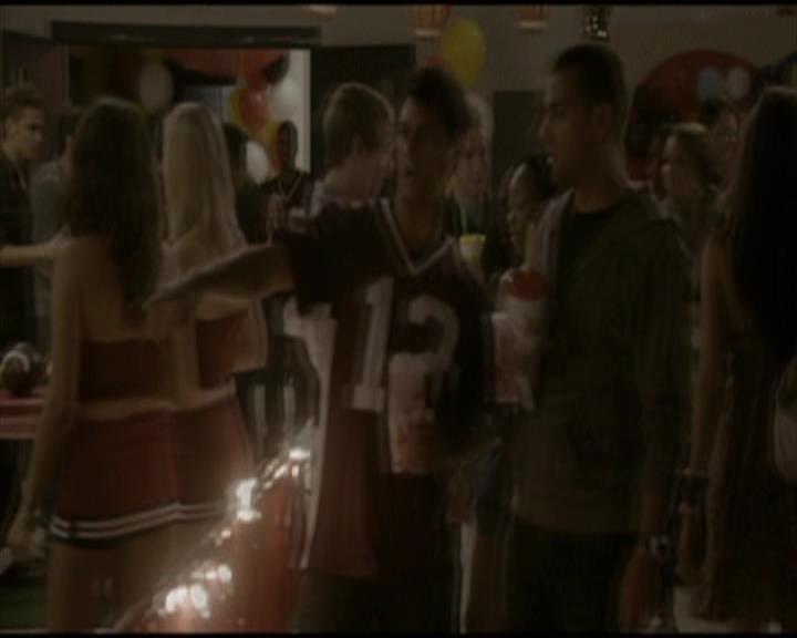 VampireDiariesWorld-dot-org_Seizoen2-DVDScenes-2x02BraveNewWorld0000.jpg