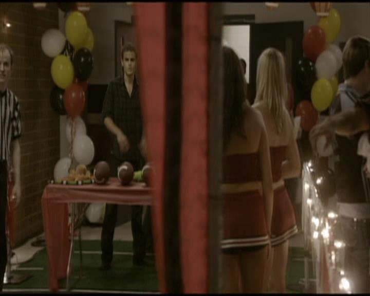 VampireDiariesWorld-dot-org_Seizoen2-DVDScenes-2x02BraveNewWorld0002.jpg