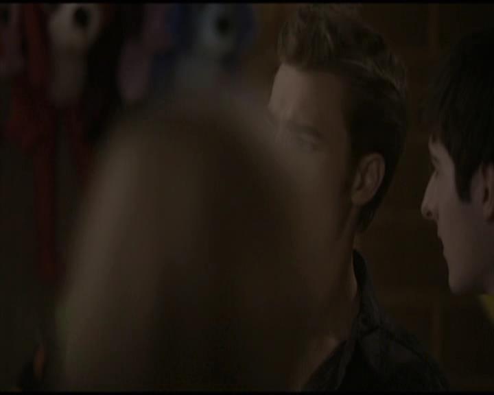 VampireDiariesWorld-dot-org_Seizoen2-DVDScenes-2x02BraveNewWorld0007.jpg