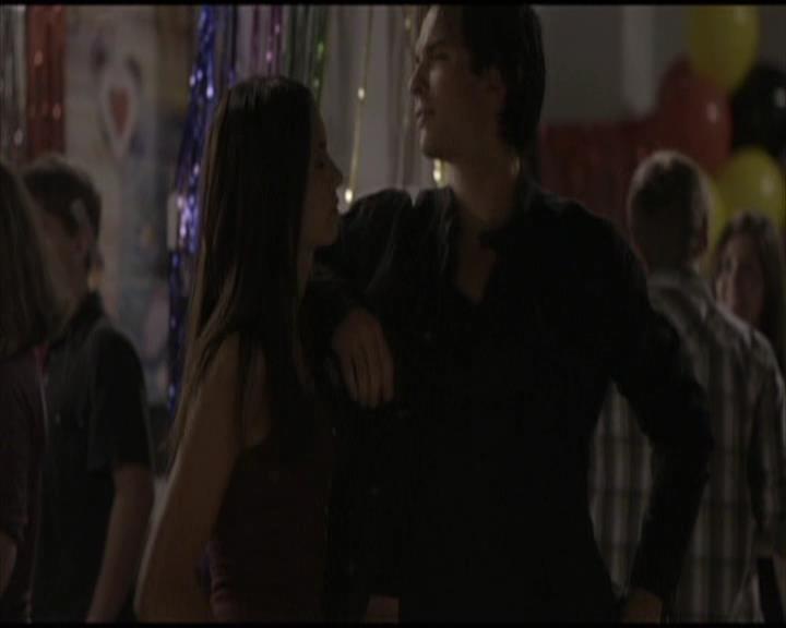 VampireDiariesWorld-dot-org_Seizoen2-DVDScenes-2x02BraveNewWorld0029.jpg