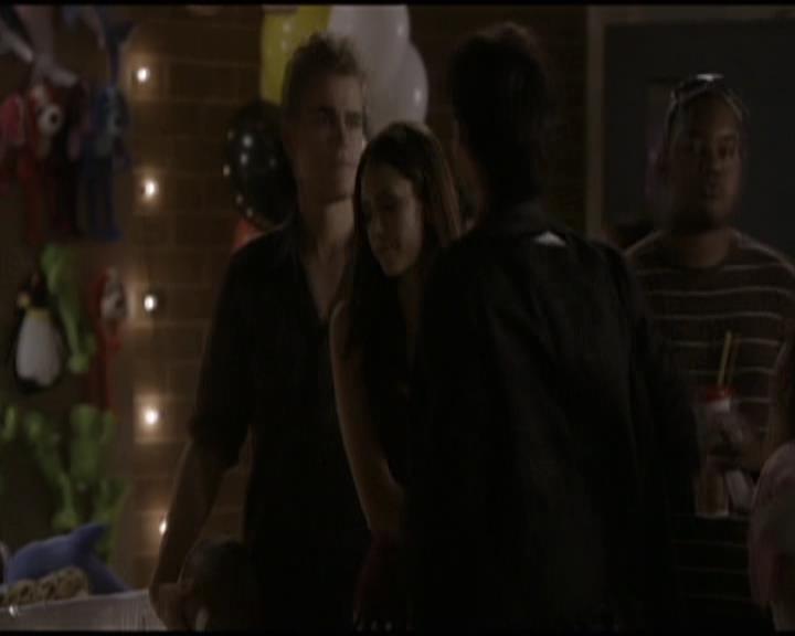 VampireDiariesWorld-dot-org_Seizoen2-DVDScenes-2x02BraveNewWorld0030.jpg