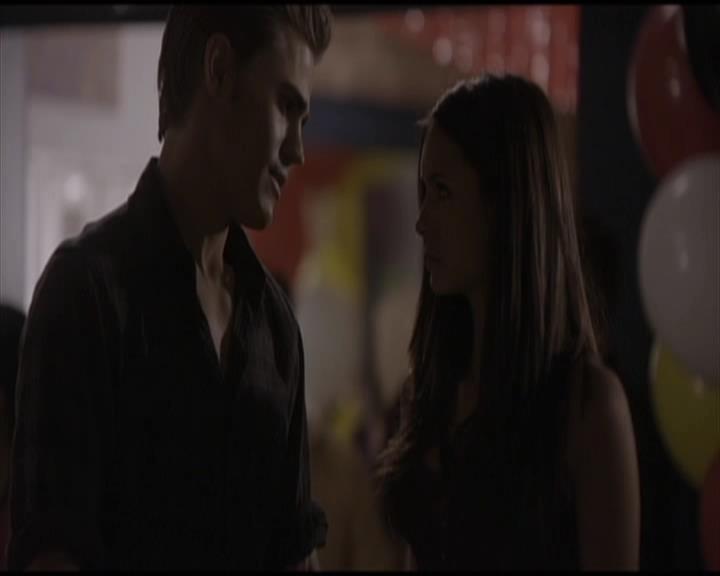 VampireDiariesWorld-dot-org_Seizoen2-DVDScenes-2x02BraveNewWorld0036.jpg