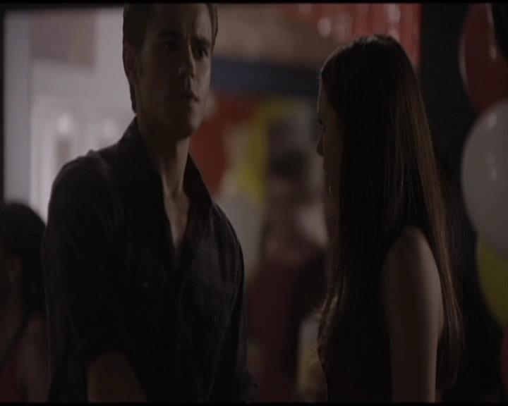 VampireDiariesWorld-dot-org_Seizoen2-DVDScenes-2x02BraveNewWorld0043.jpg