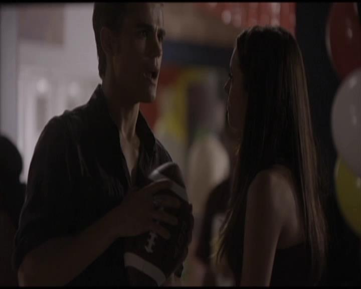 VampireDiariesWorld-dot-org_Seizoen2-DVDScenes-2x02BraveNewWorld0054.jpg