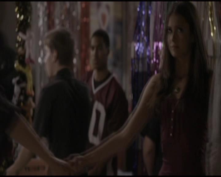 VampireDiariesWorld-dot-org_Seizoen2-DVDScenes-2x02BraveNewWorld0061.jpg