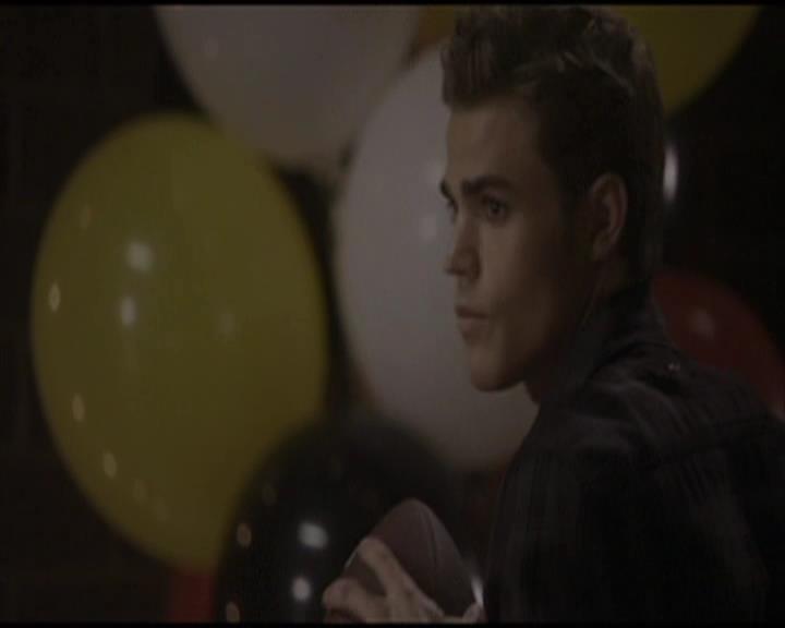 VampireDiariesWorld-dot-org_Seizoen2-DVDScenes-2x02BraveNewWorld0071.jpg