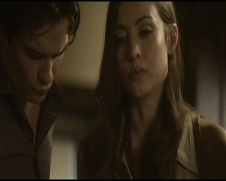 VampireDiariesWorld-dot-org_Seizoen2-DVDScenes-2x03BadMoonRising0023.jpg