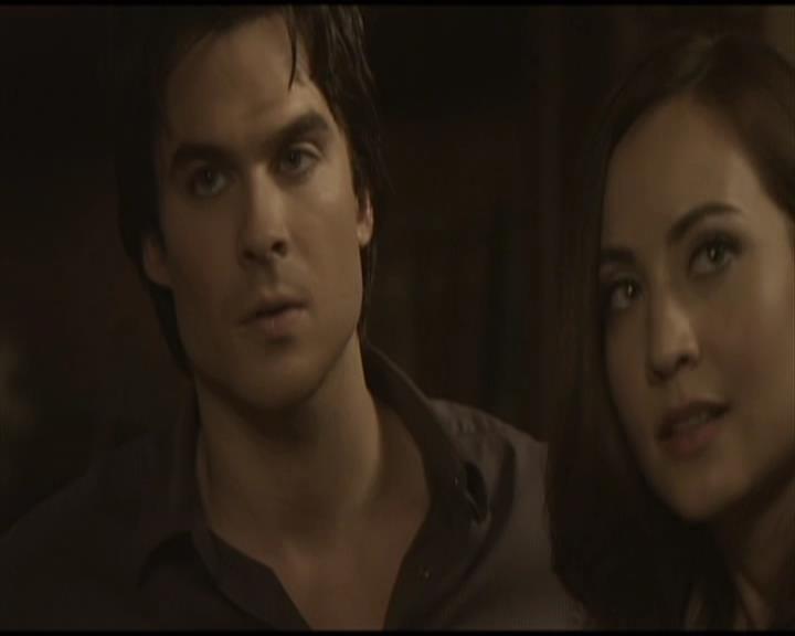 VampireDiariesWorld-dot-org_Seizoen2-DVDScenes-2x03BadMoonRising0035.jpg