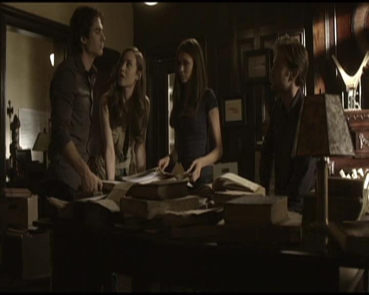 VampireDiariesWorld-dot-org_Seizoen2-DVDScenes-2x03BadMoonRising0037.jpg