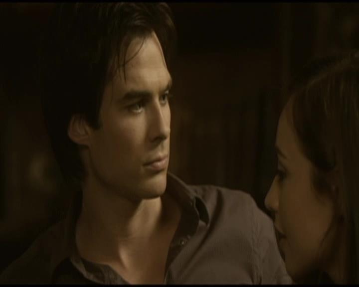 VampireDiariesWorld-dot-org_Seizoen2-DVDScenes-2x03BadMoonRising0042.jpg