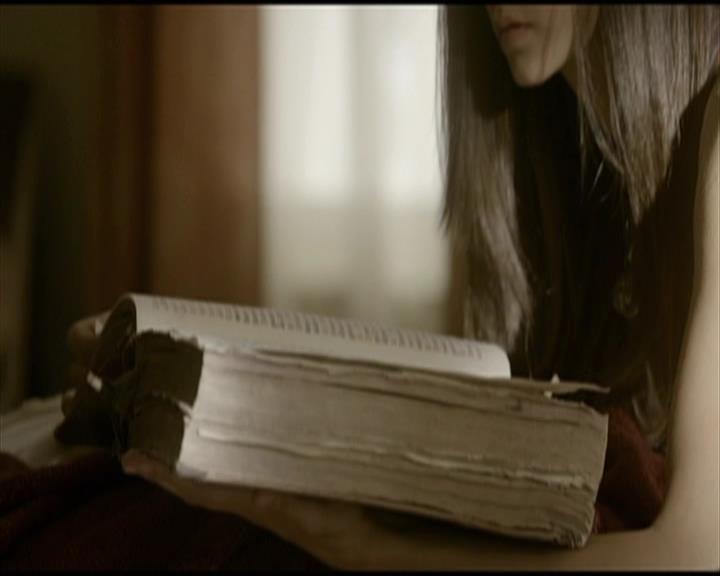 VampireDiariesWorld-dot-org_Seizoen2-DVDScenes-2x03BadMoonRising0049.jpg