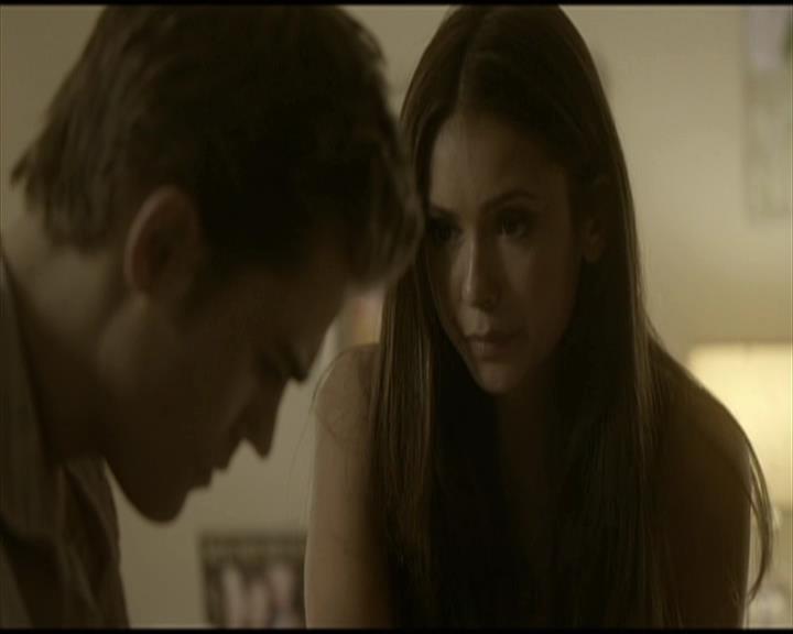 VampireDiariesWorld-dot-org_Seizoen2-DVDScenes-2x03BadMoonRising0088.jpg