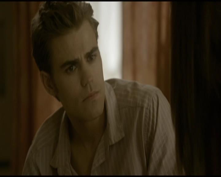 VampireDiariesWorld-dot-org_Seizoen2-DVDScenes-2x03BadMoonRising0090.jpg