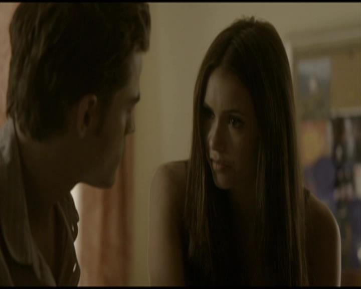 VampireDiariesWorld-dot-org_Seizoen2-DVDScenes-2x03BadMoonRising0092.jpg