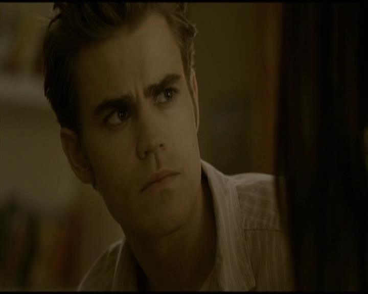 VampireDiariesWorld-dot-org_Seizoen2-DVDScenes-2x03BadMoonRising0103.jpg