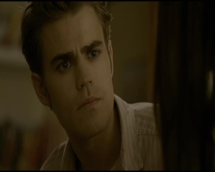 VampireDiariesWorld-dot-org_Seizoen2-DVDScenes-2x03BadMoonRising0105.jpg