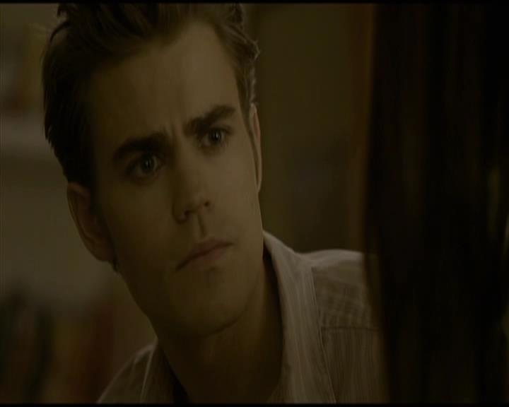 VampireDiariesWorld-dot-org_Seizoen2-DVDScenes-2x03BadMoonRising0106.jpg