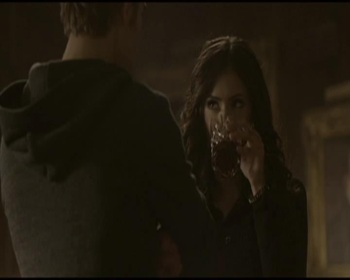 VampireDiariesWorld-dot-org_Seizoen2-DVDScenes-2x04MemoryLane0012.jpg