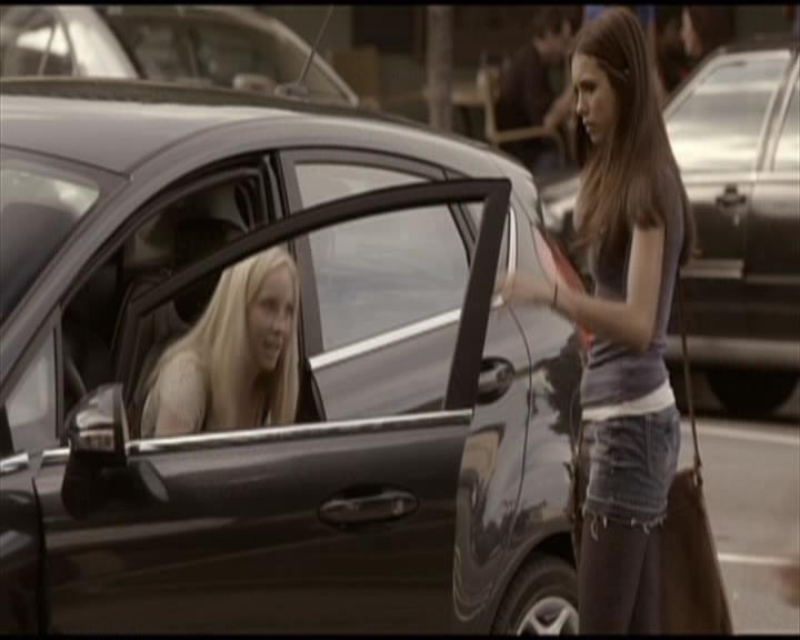 VampireDiariesWorld-dot-org_Seizoen2-DVDScenes-2x04MemoryLane0033.jpg