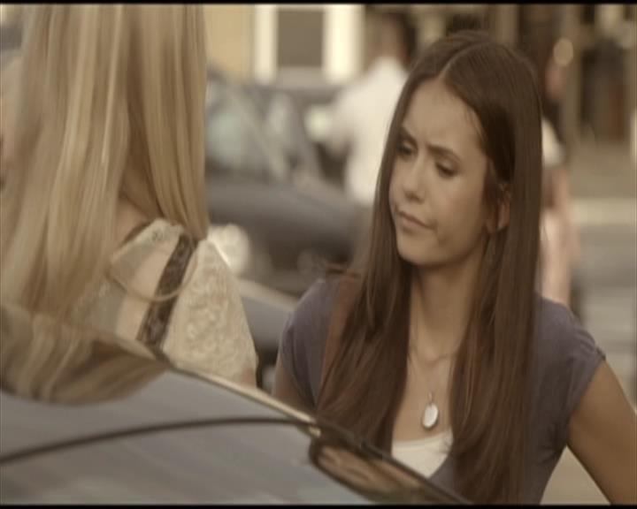 VampireDiariesWorld-dot-org_Seizoen2-DVDScenes-2x04MemoryLane0037.jpg