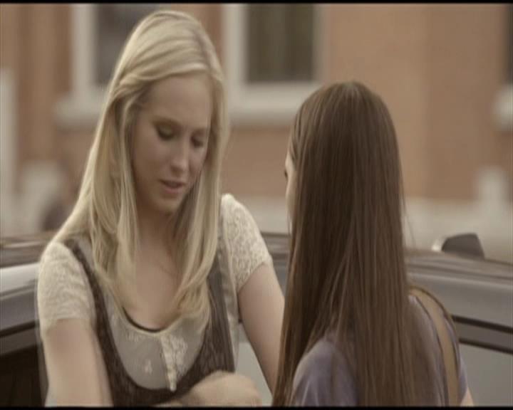 VampireDiariesWorld-dot-org_Seizoen2-DVDScenes-2x04MemoryLane0038.jpg