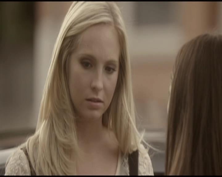 VampireDiariesWorld-dot-org_Seizoen2-DVDScenes-2x04MemoryLane0051.jpg