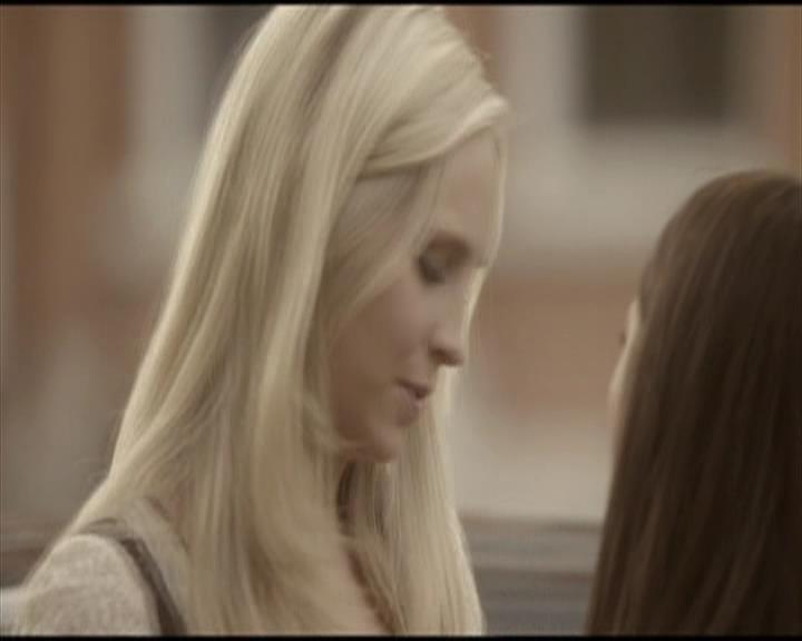 VampireDiariesWorld-dot-org_Seizoen2-DVDScenes-2x04MemoryLane0060.jpg