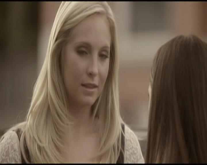 VampireDiariesWorld-dot-org_Seizoen2-DVDScenes-2x04MemoryLane0066.jpg