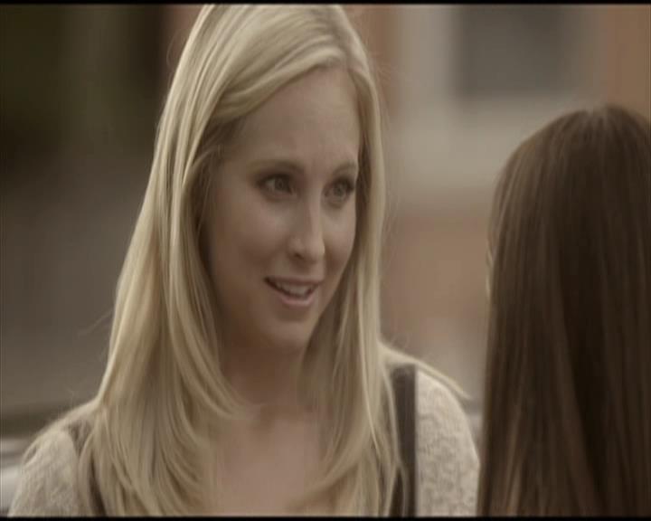 VampireDiariesWorld-dot-org_Seizoen2-DVDScenes-2x04MemoryLane0076.jpg