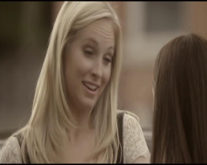 VampireDiariesWorld-dot-org_Seizoen2-DVDScenes-2x04MemoryLane0078.jpg