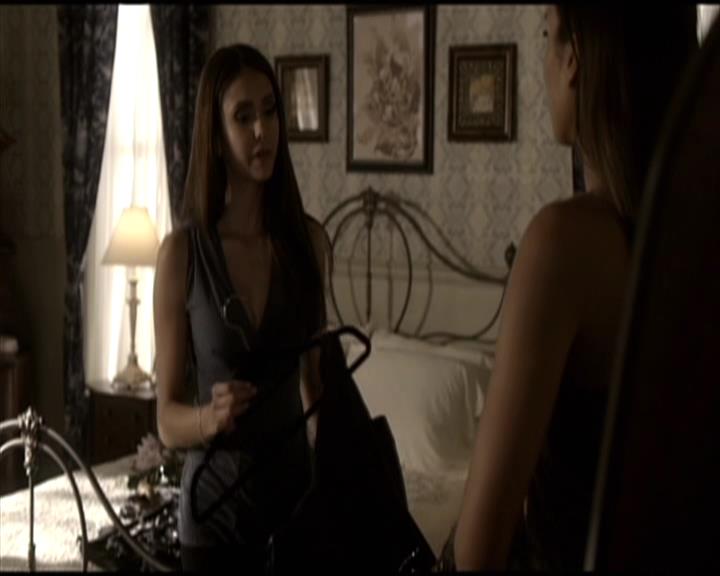 VampireDiariesWorld-dot-org_Seizoen2-DVDScenes-2x07Masquerade0013.jpg