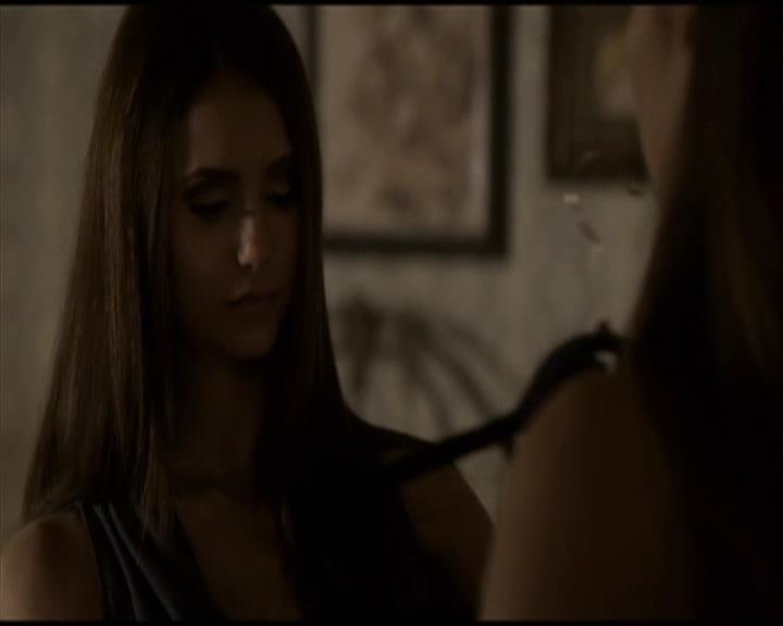 VampireDiariesWorld-dot-org_Seizoen2-DVDScenes-2x07Masquerade0018.jpg