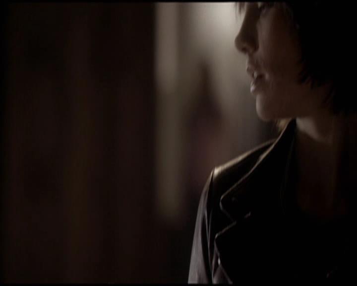 VampireDiariesWorld-dot-org_Seizoen2-DVDScenes-2x08Rose0046.jpg