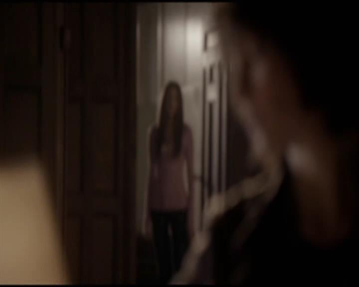 VampireDiariesWorld-dot-org_Seizoen2-DVDScenes-2x08Rose0048.jpg