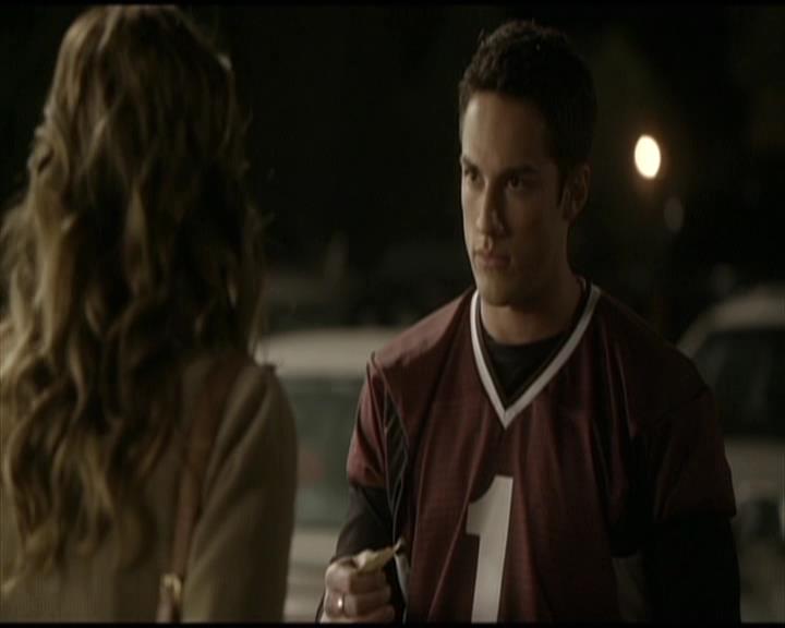 VampireDiariesWorld-dot-org_Seizoen2-DVDScenes-2x09Katerina0137.jpg