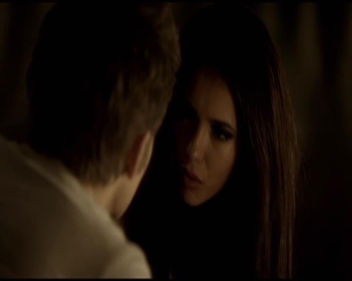 VampireDiariesWorld-dot-org_Seizoen2-DVDScenes-2x11ByTheLightOfTheMoon0132.jpg