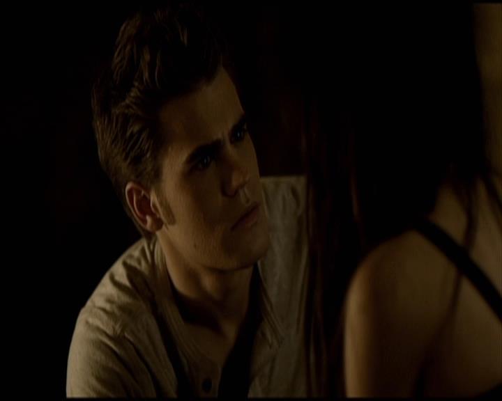 VampireDiariesWorld-dot-org_Seizoen2-DVDScenes-2x11ByTheLightOfTheMoon0134.jpg