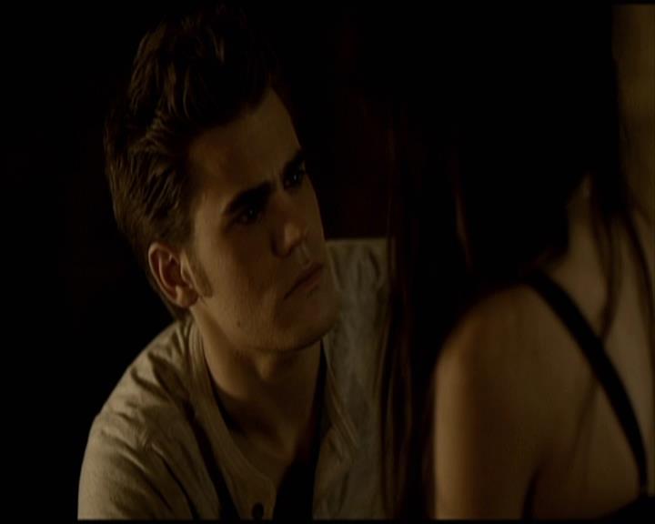 VampireDiariesWorld-dot-org_Seizoen2-DVDScenes-2x11ByTheLightOfTheMoon0138.jpg