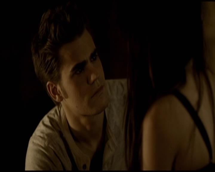 VampireDiariesWorld-dot-org_Seizoen2-DVDScenes-2x11ByTheLightOfTheMoon0139.jpg