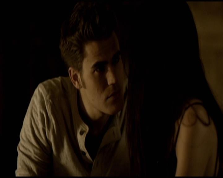 VampireDiariesWorld-dot-org_Seizoen2-DVDScenes-2x11ByTheLightOfTheMoon0143.jpg