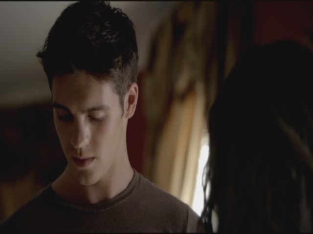 VampireDiariesWorld-dot-org-TVD_3x04DisturbingBehavior0809.jpg