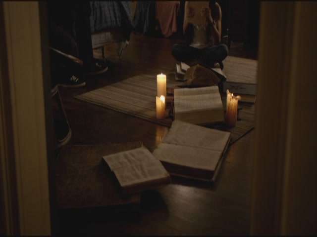 VampireDiariesWorld-dot-org-TVD_3x04DisturbingBehavior1011.jpg