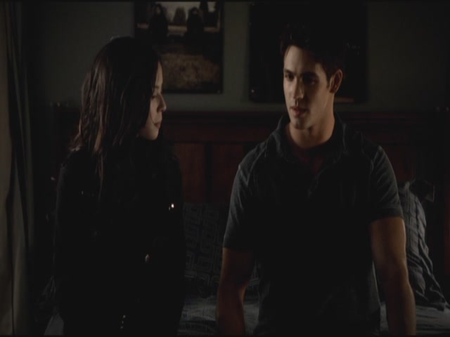 VampireDiariesWorld-dot-org-S3TVD_3x06SmellsLikeTeenSpirit2191.jpg