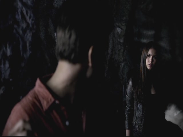 VampireDiariesWorld-dot-org-S3TVD_3x08OrdinaryPeople0089.jpg