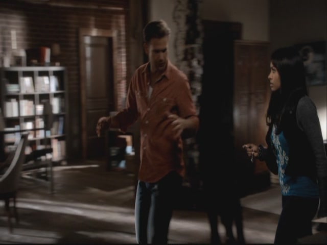 VampireDiariesWorld-dot-org-S3TVD_3x08OrdinaryPeople0696.jpg