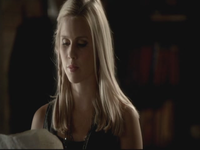 VampireDiariesWorld-dot-org-S3TVD_3x08OrdinaryPeople0802.jpg